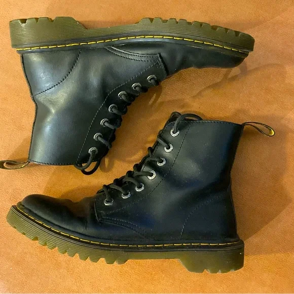 Dr. Martens Luana Size 8 Combat Lace Up Boots - Picture 1 of 5